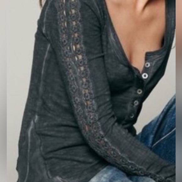 Light mint/teal Free People Shell stitch Henley with ribbon - Picture 5 of 12